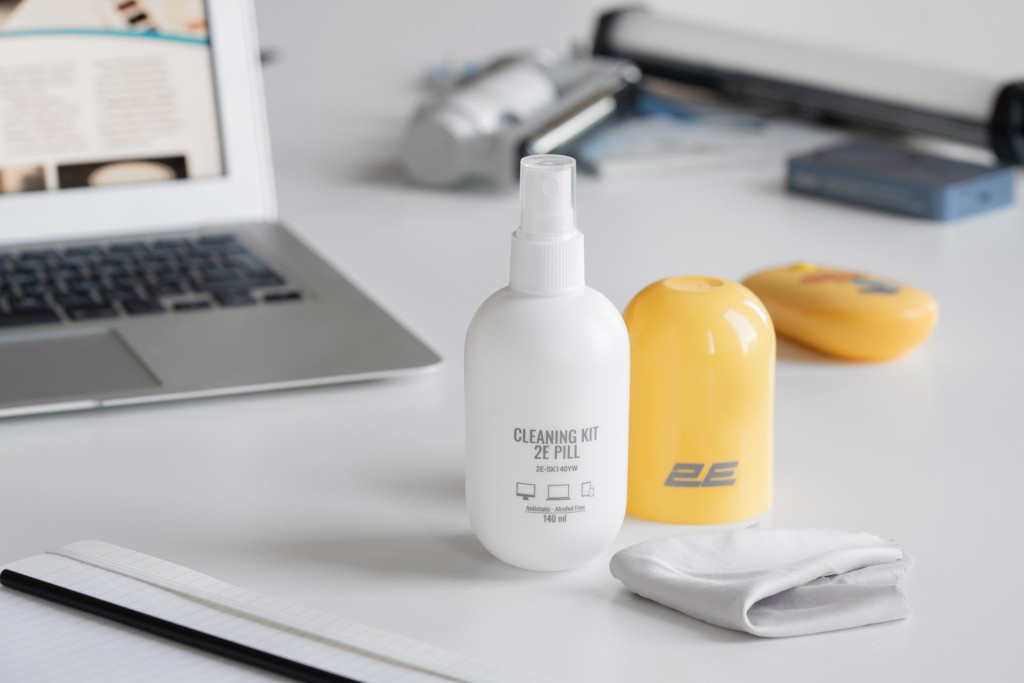 2E Cleaning kit PILL for office equipment (liquid 140ml, whipe 20cm), white-yellow 2E-SK140YW